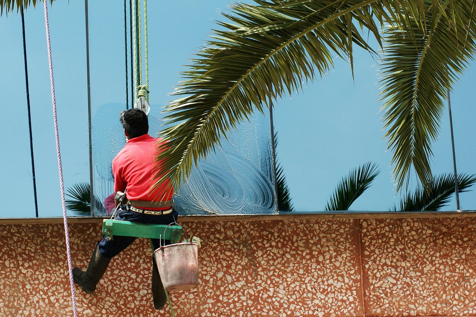 Commercial window cleaning